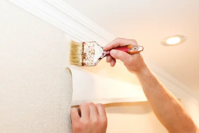 Pose de papier peint à Vroil — revêtements muraux et toiles de verre